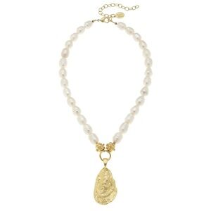 Elegant Gold and Pearl Necklace